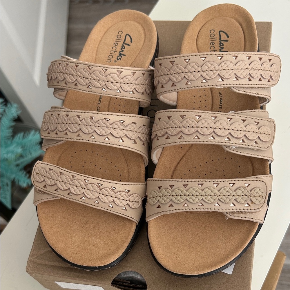 Clarks Women's Laurieann Cove Leather Triple-Strap Sandals